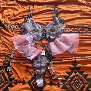 Elegant Lace Lingerie Set in Purple and Black